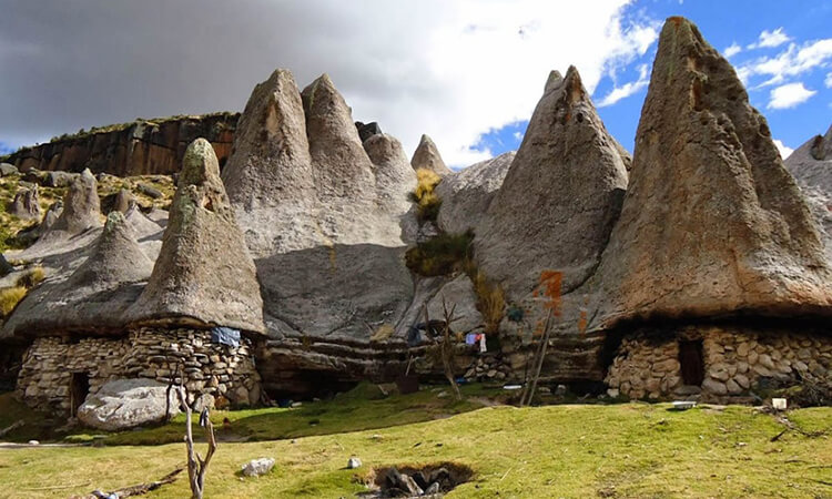 El-Gran-Bosque-de-Piedras-de-Pampachiri1.jpg