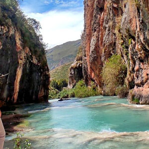 Aguas turquesas de Millpu